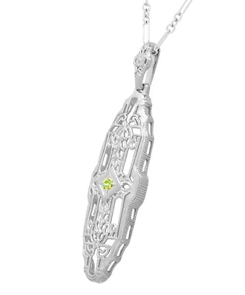 1920's Filigree Peridot Pendant Necklace in Sterling Silver - Art Deco Lozenge Shape