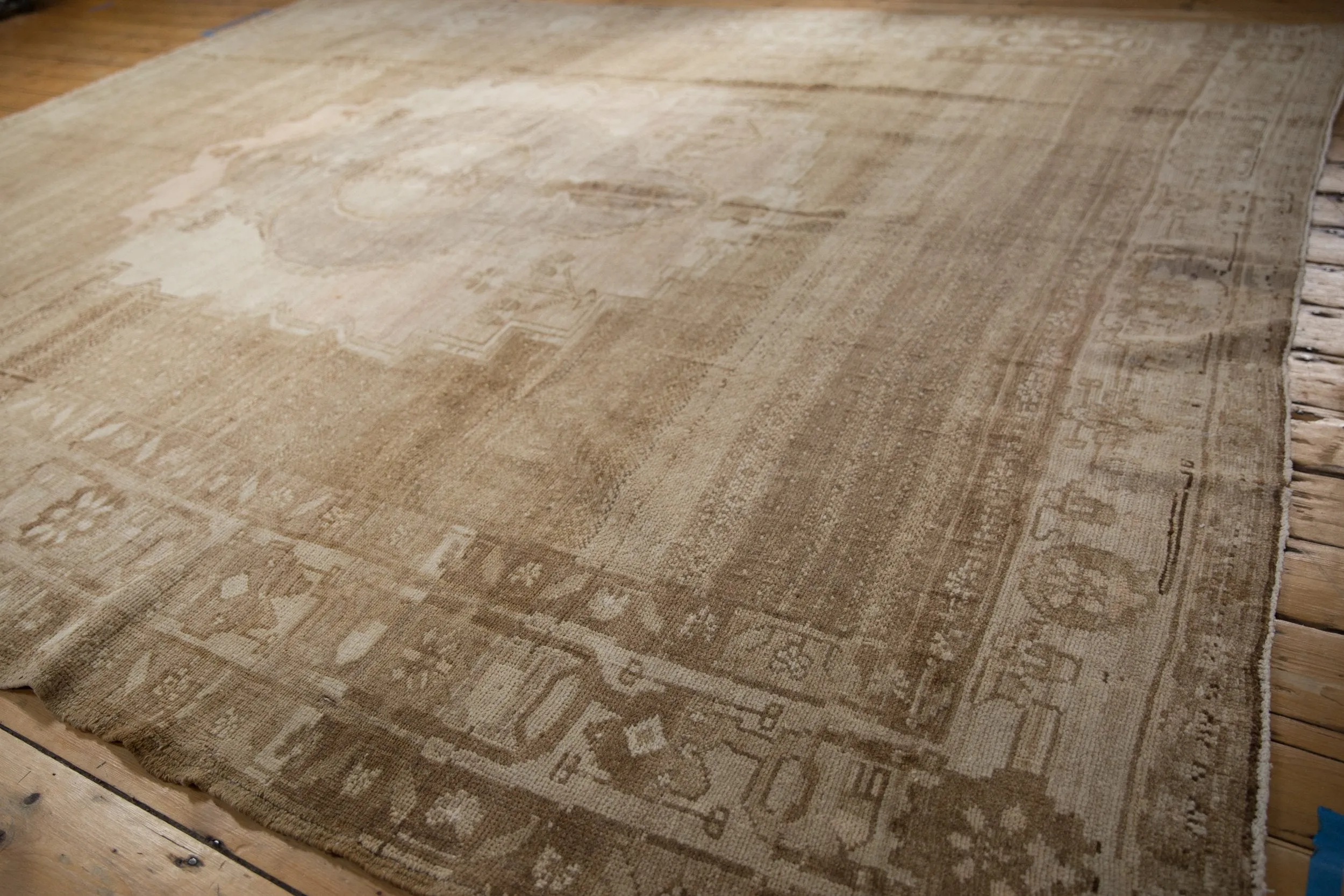 9.5x11 Vintage Distressed Oushak Carpet