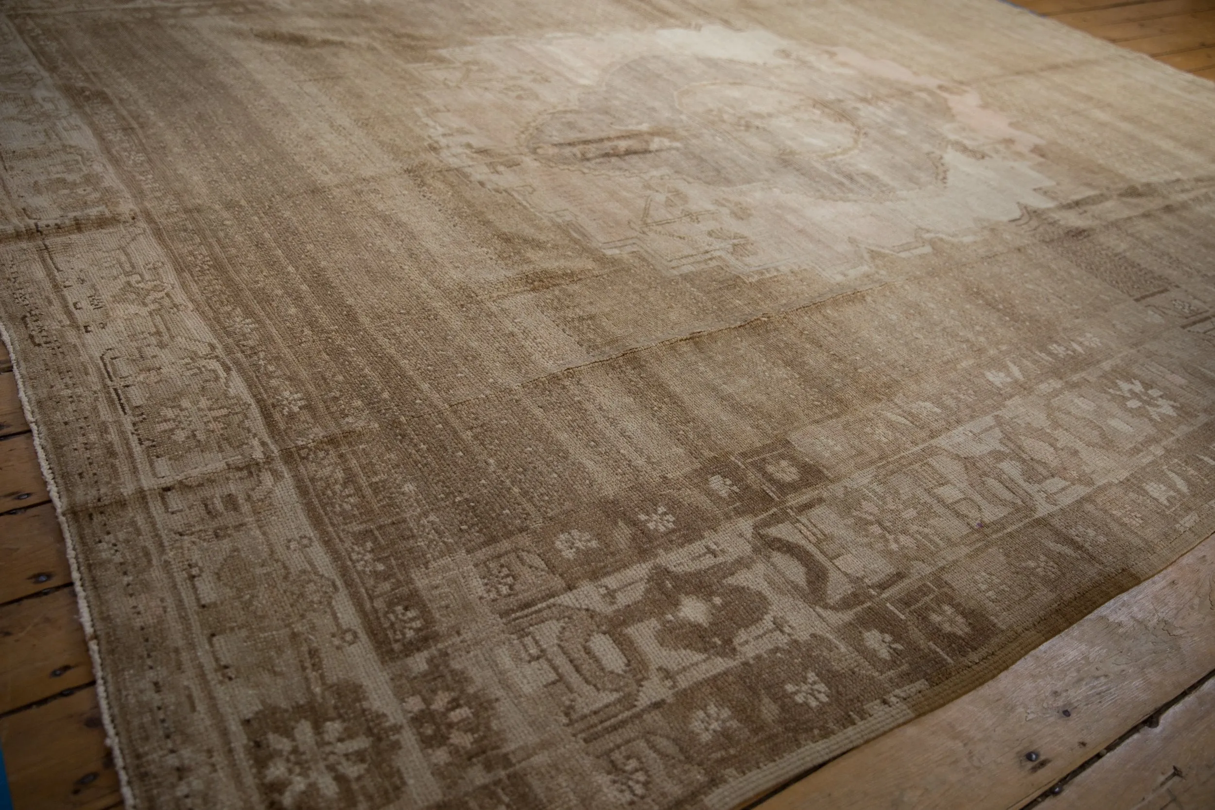 9.5x11 Vintage Distressed Oushak Carpet