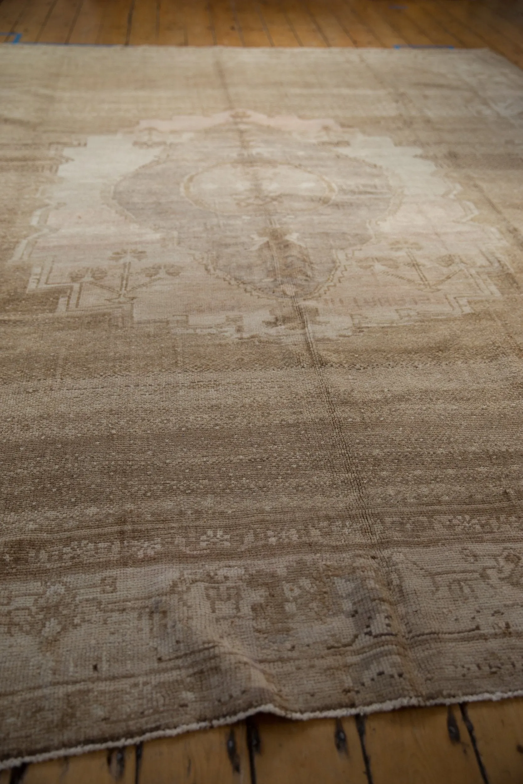 9.5x11 Vintage Distressed Oushak Carpet