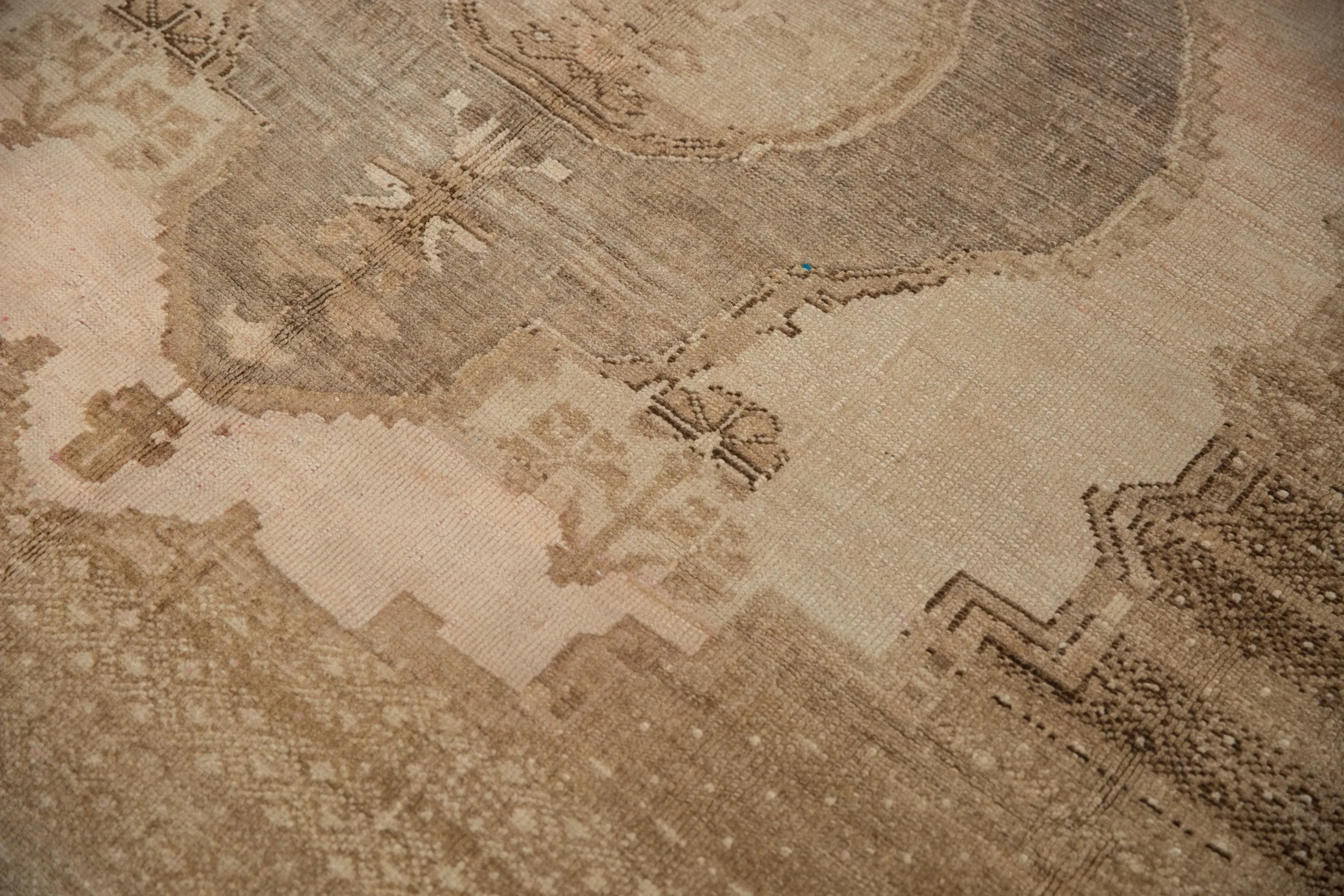 9.5x11 Vintage Distressed Oushak Carpet