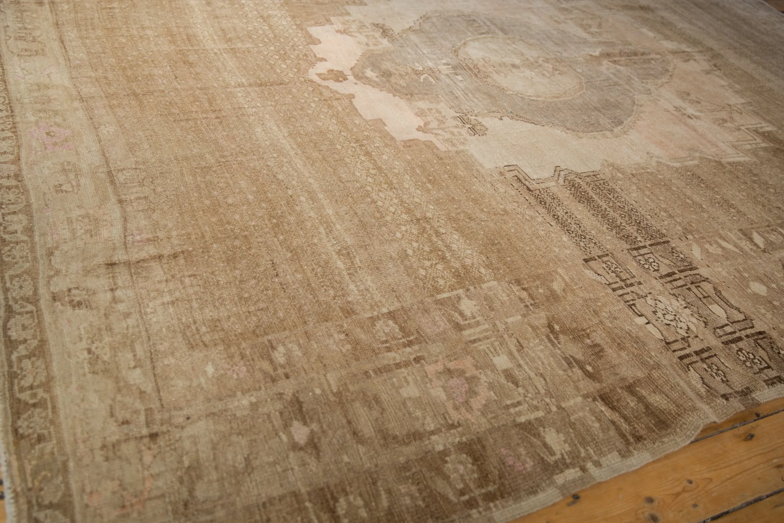 9.5x11 Vintage Distressed Oushak Carpet