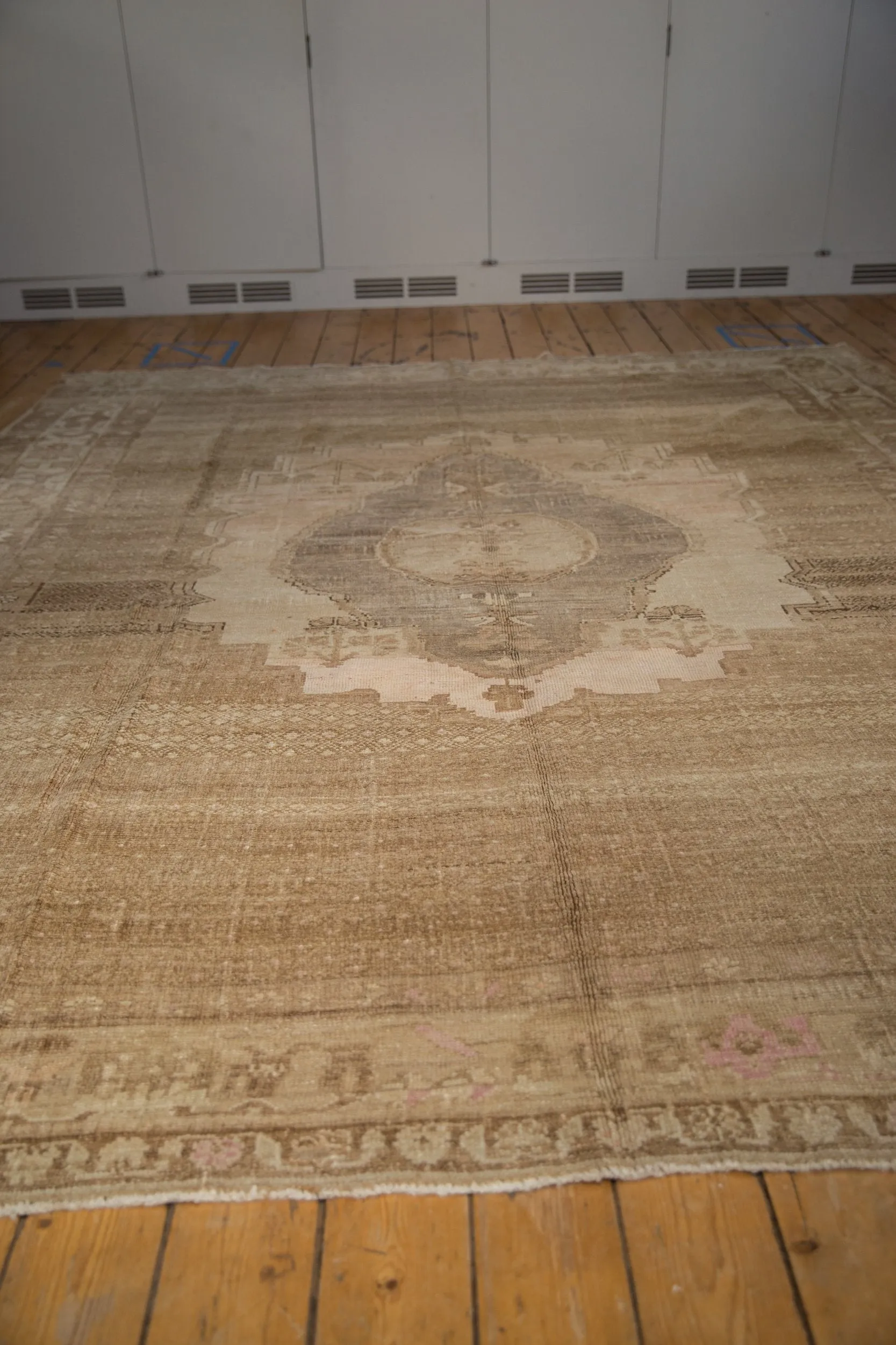 9.5x11 Vintage Distressed Oushak Carpet