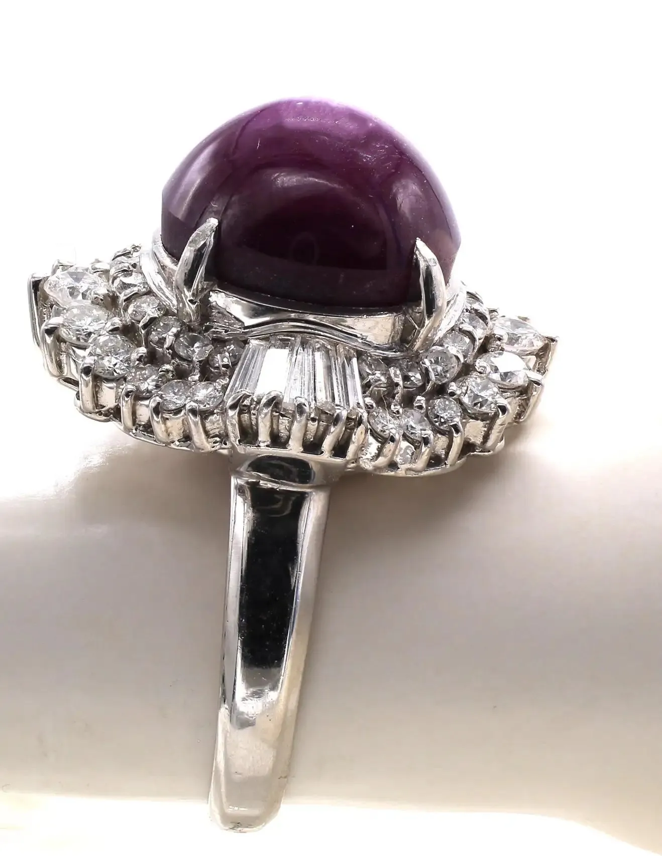 Cabochon Star Ruby Diamond Platinum 1960s Ring
