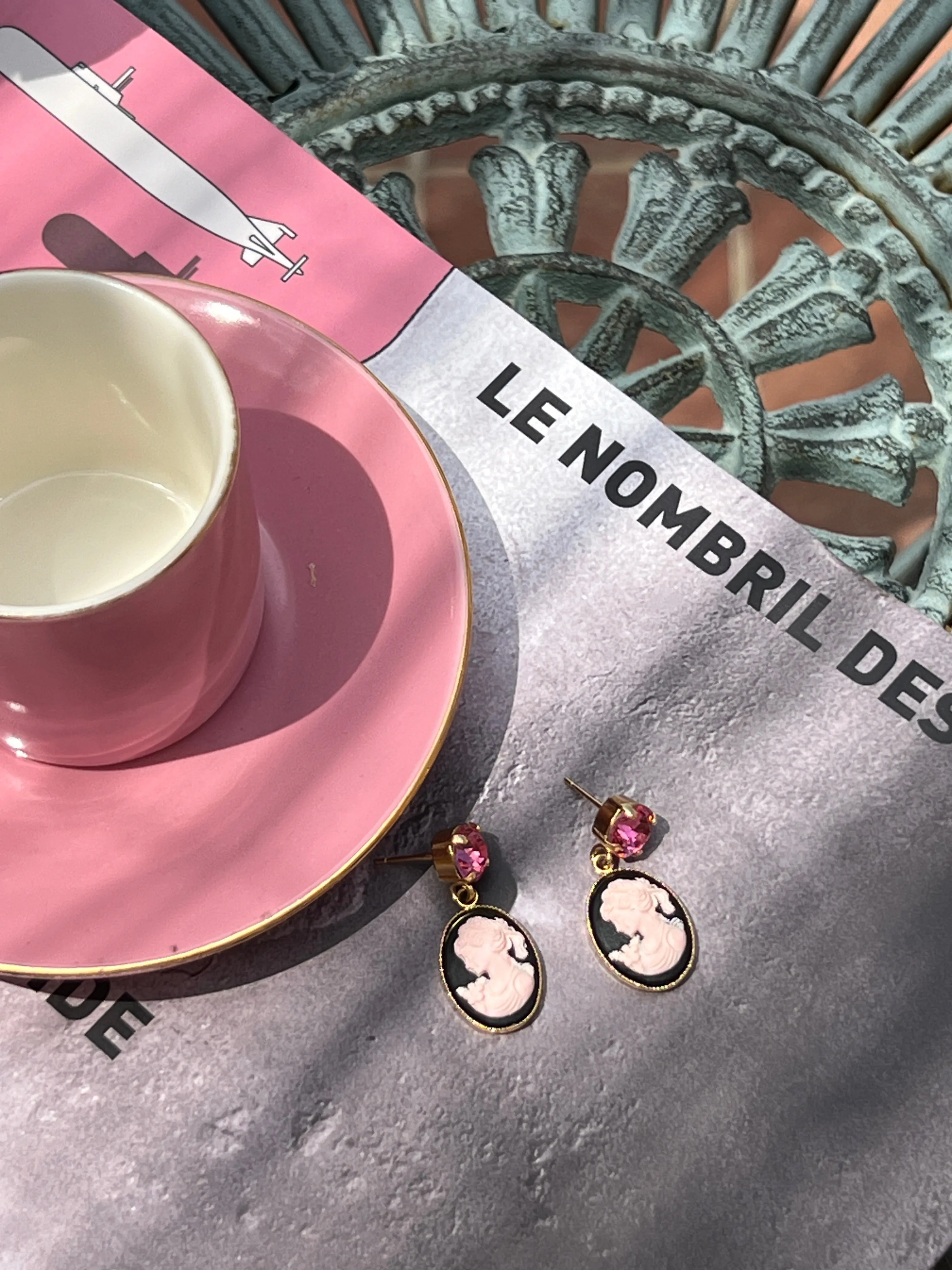Cameo Petite Earrings Rose