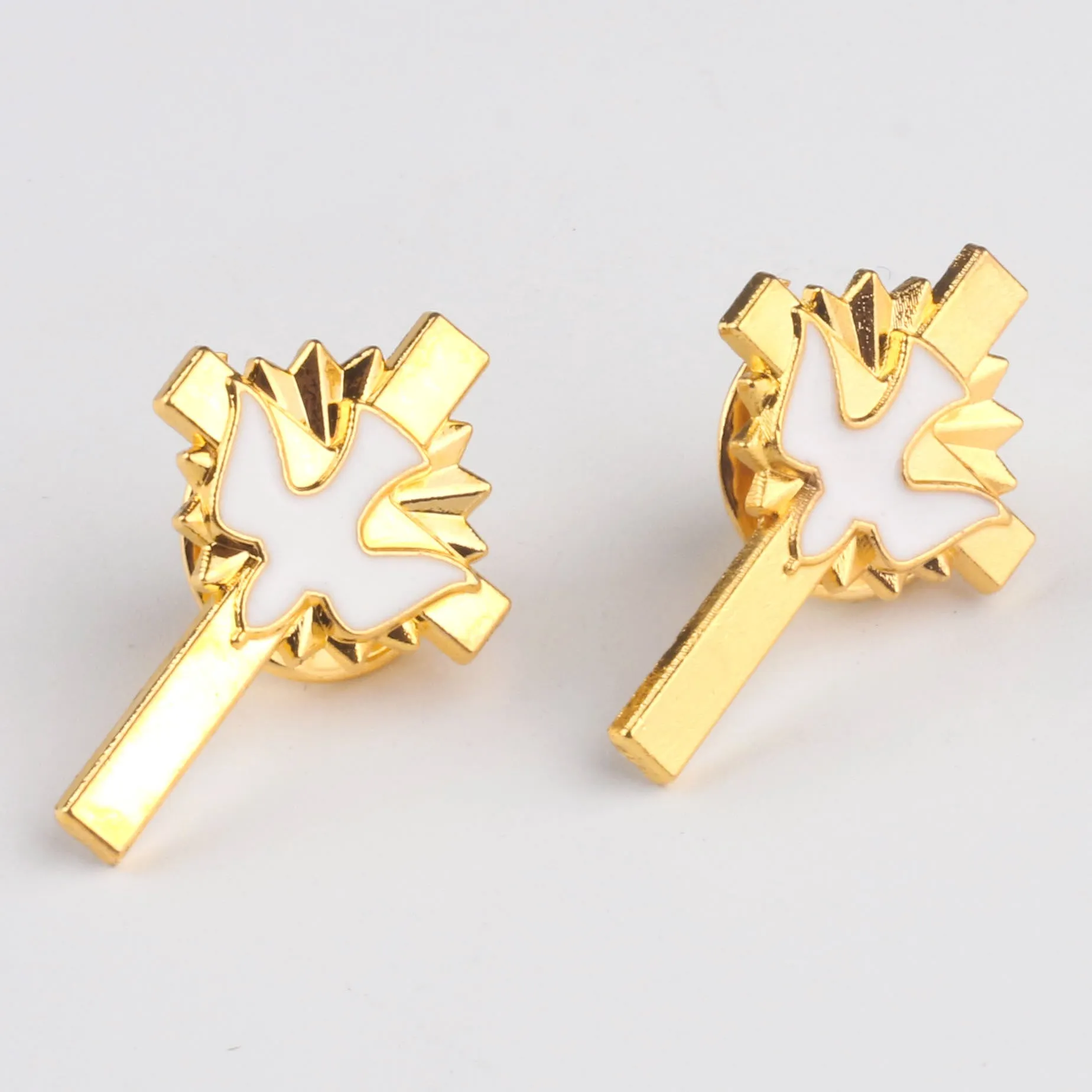Christianartworkshop 4pcs/set Retro Style Holy Spirit Cross Anti-exposure Pin Fashion Religion Brooch