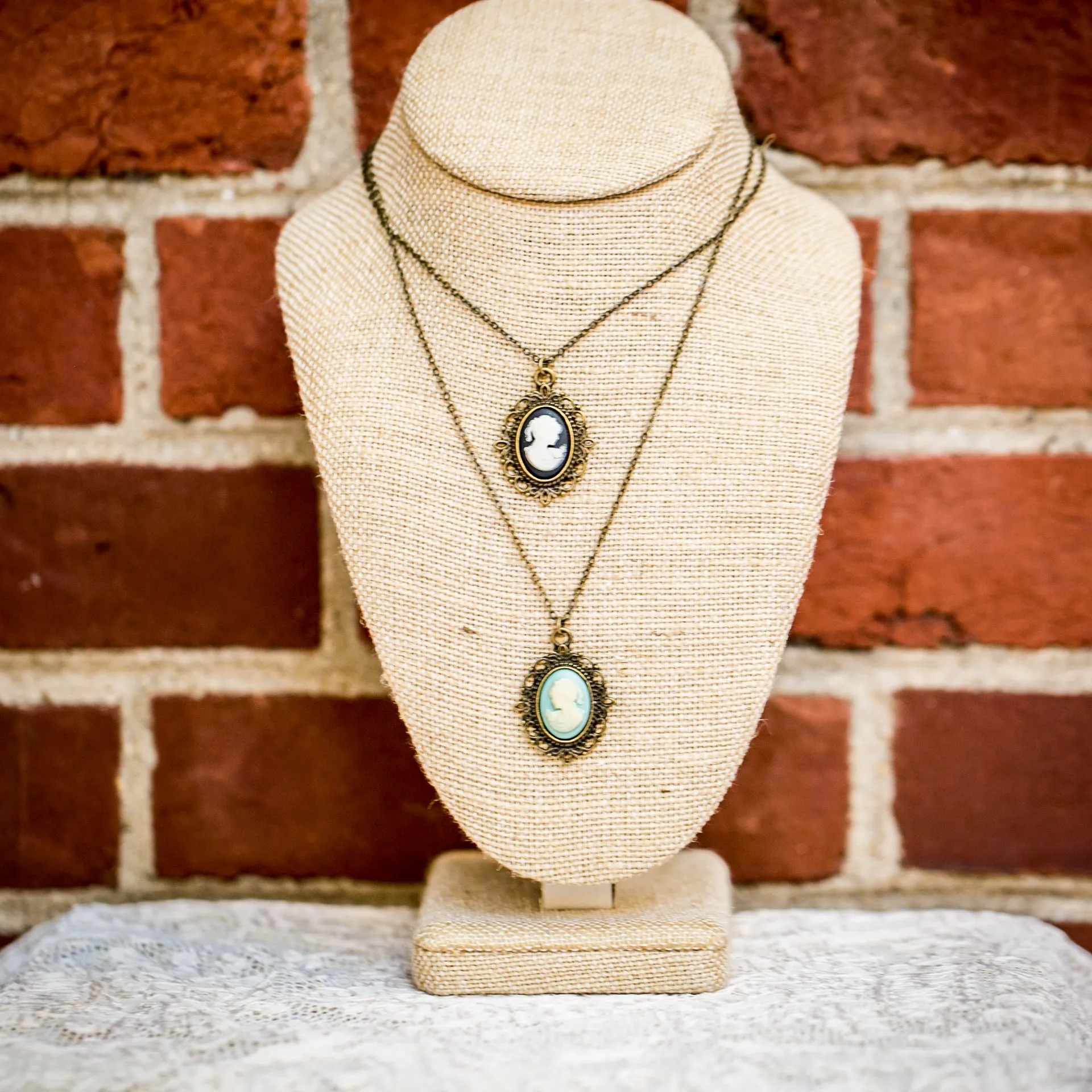 Classic Cameo (Fancy)