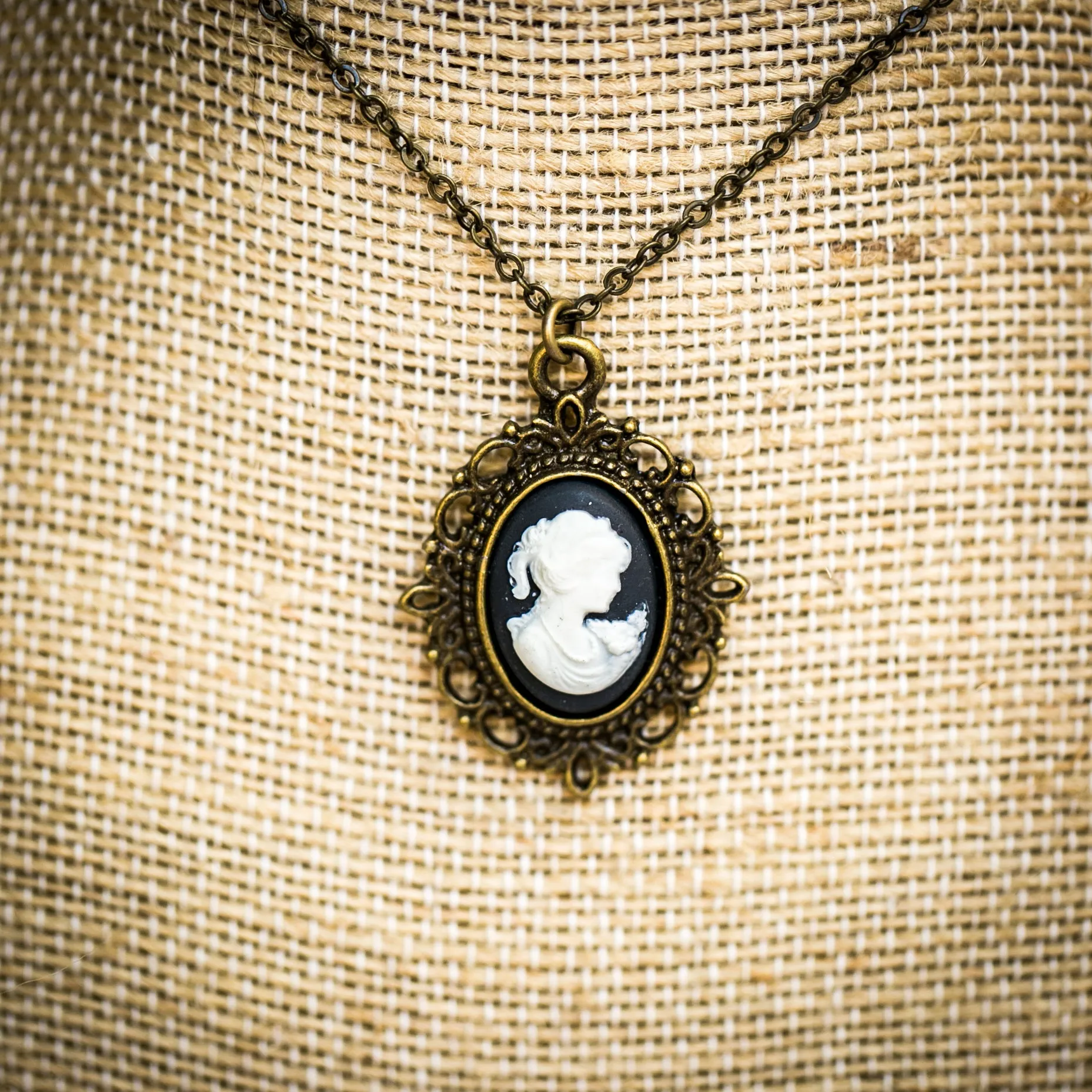 Classic Cameo (Fancy)