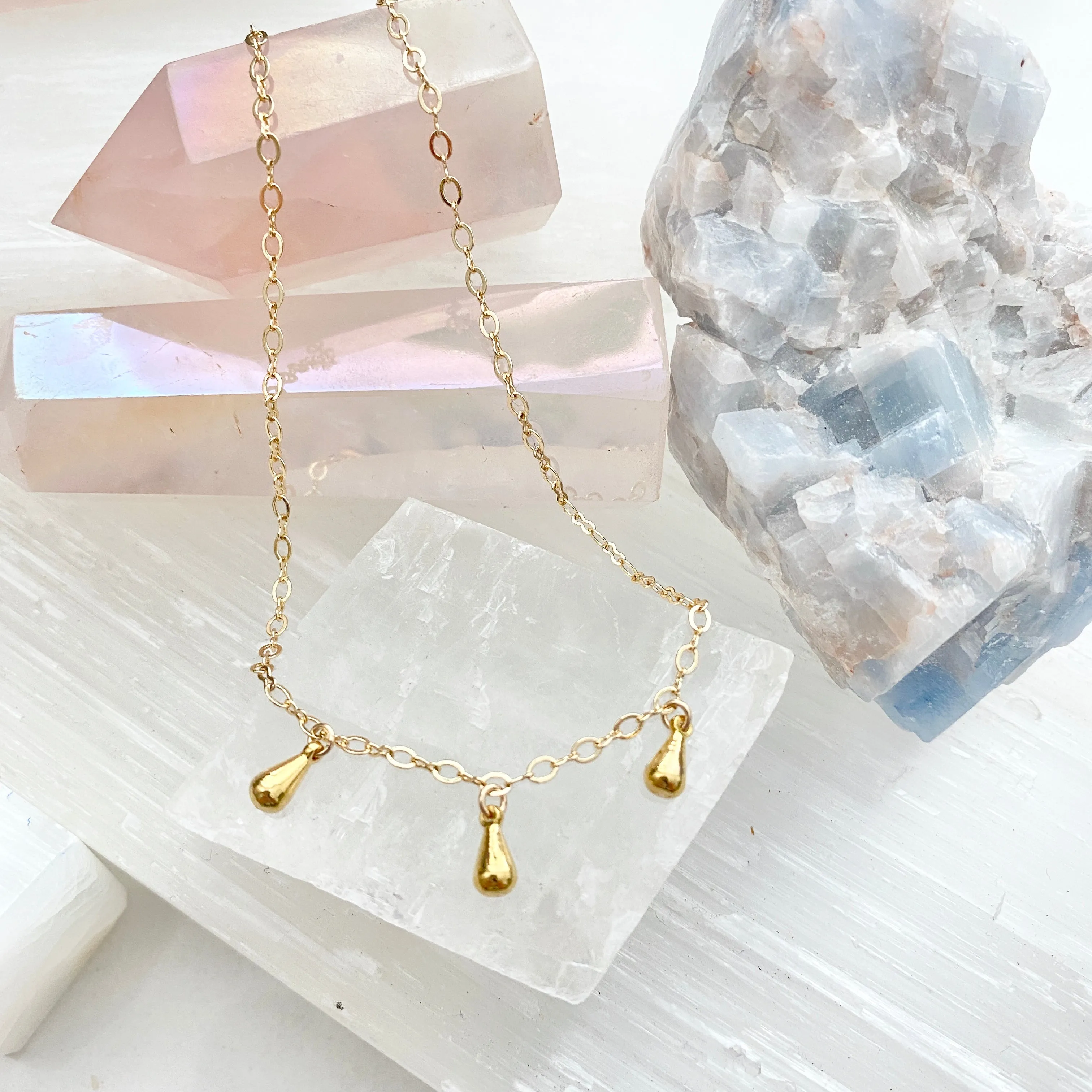 Dangly Tear Drop Charm Anklet