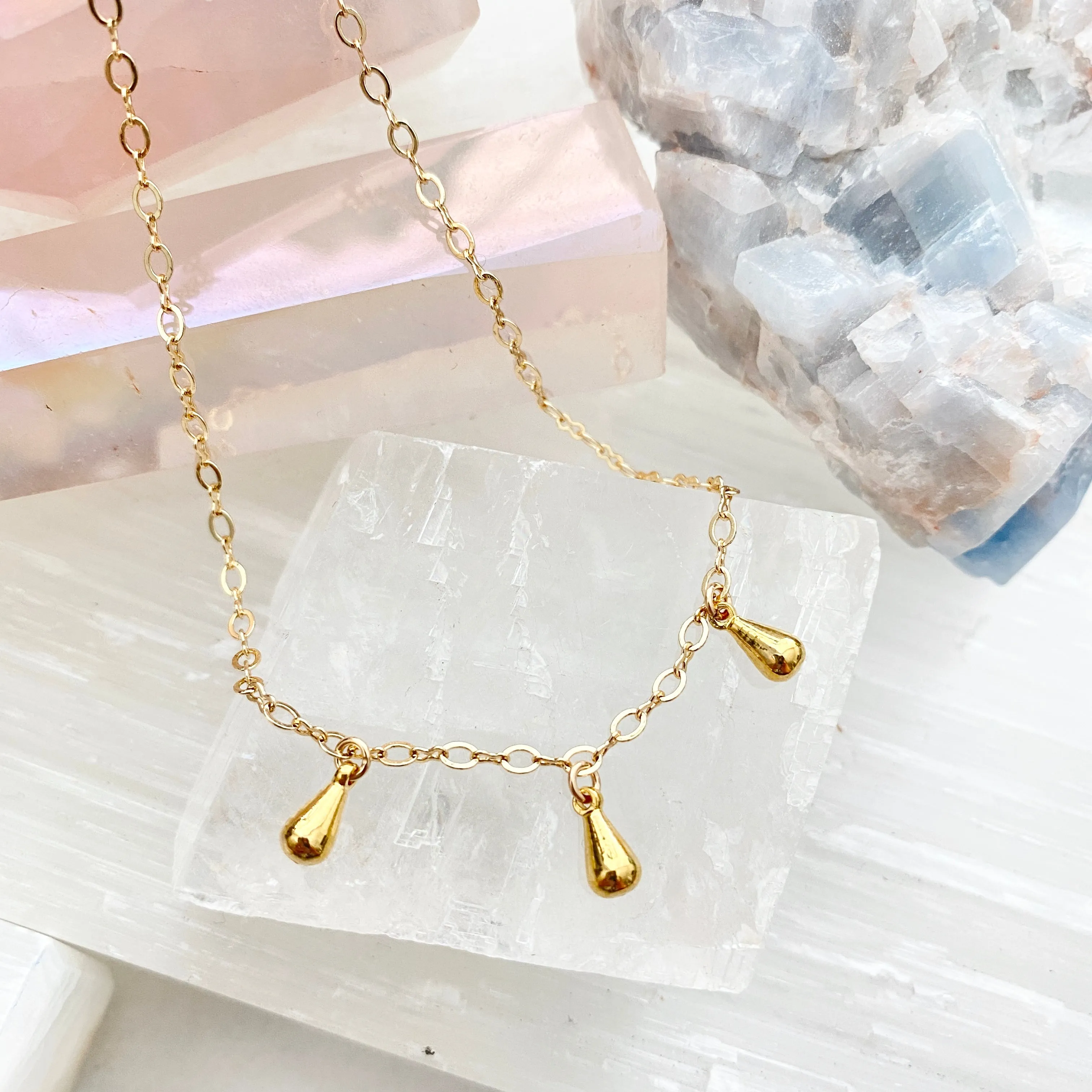 Dangly Tear Drop Charm Anklet