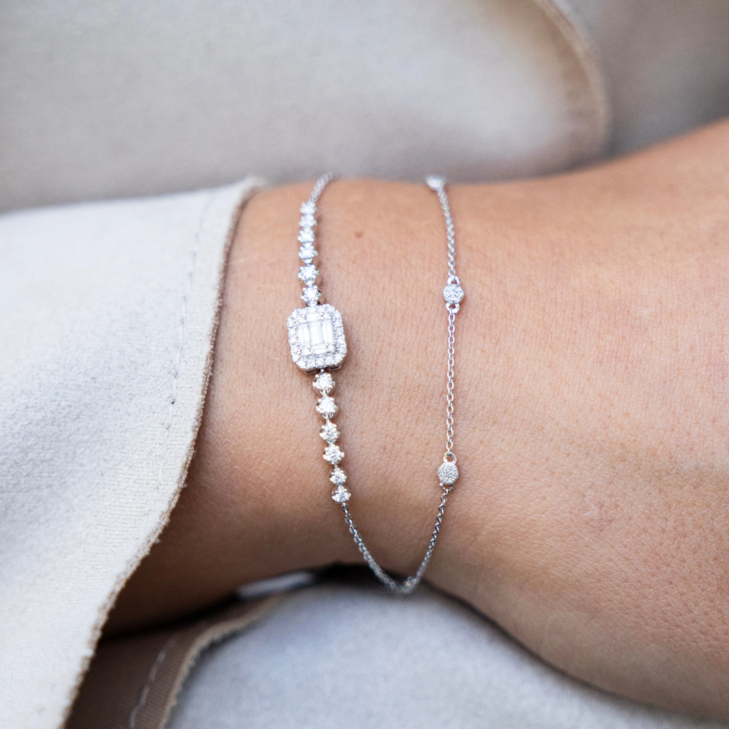 Diamond Pave Circle Station Bracelet in 14k White Gold