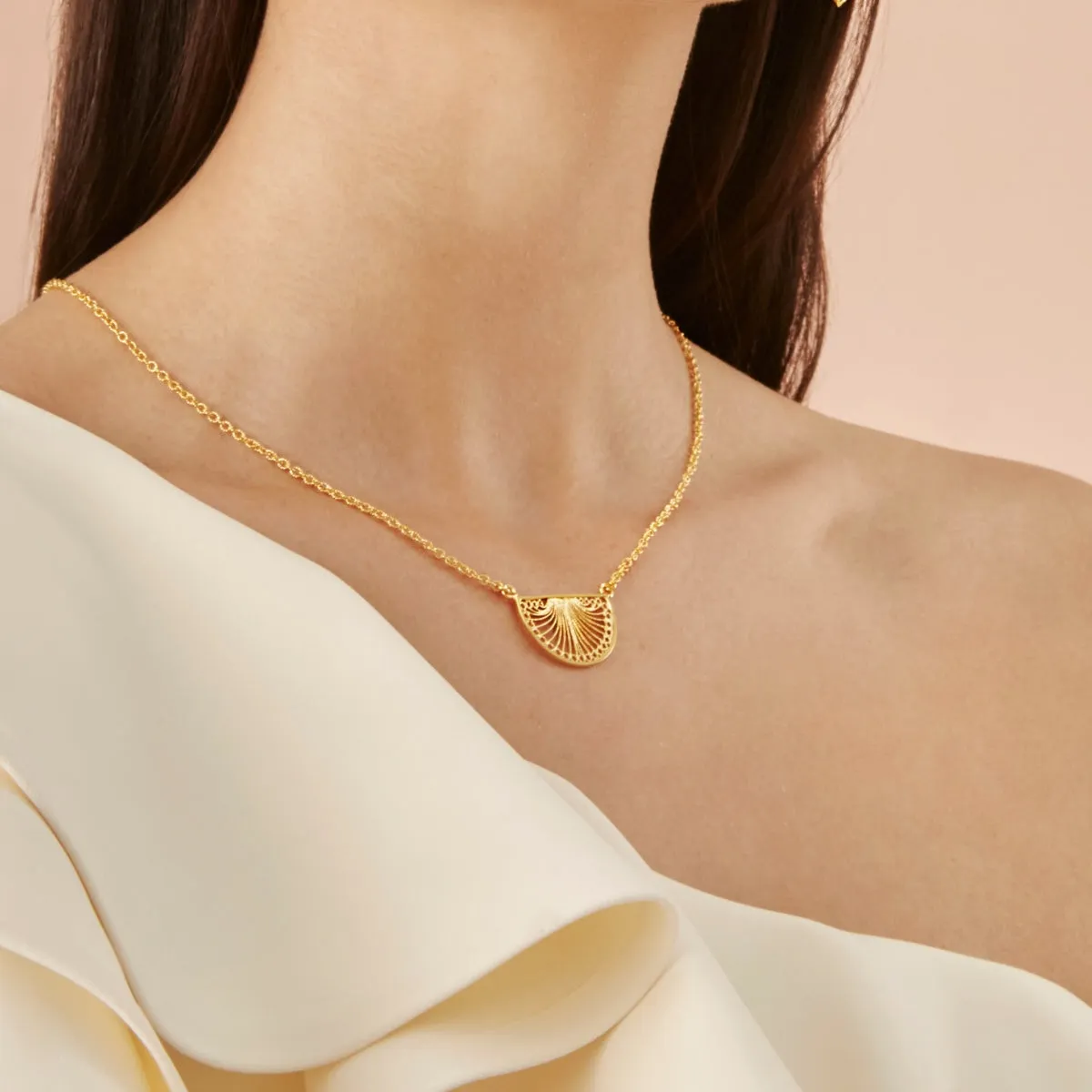 EDITH GOLD MEDIUM NECKLACE FILIGREE