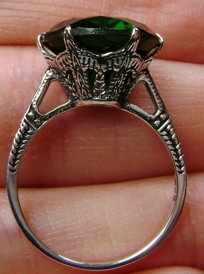 Emerald Green Ring,  Classic Jewelry #D37
