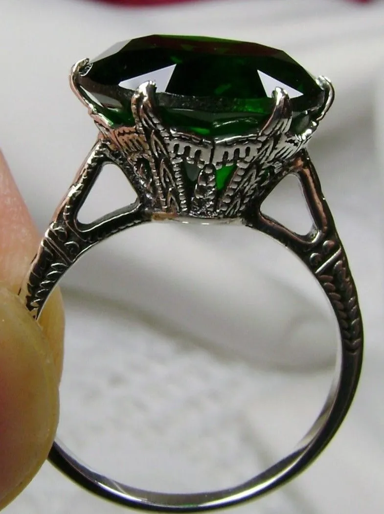 Emerald Green Ring,  Classic Jewelry #D37
