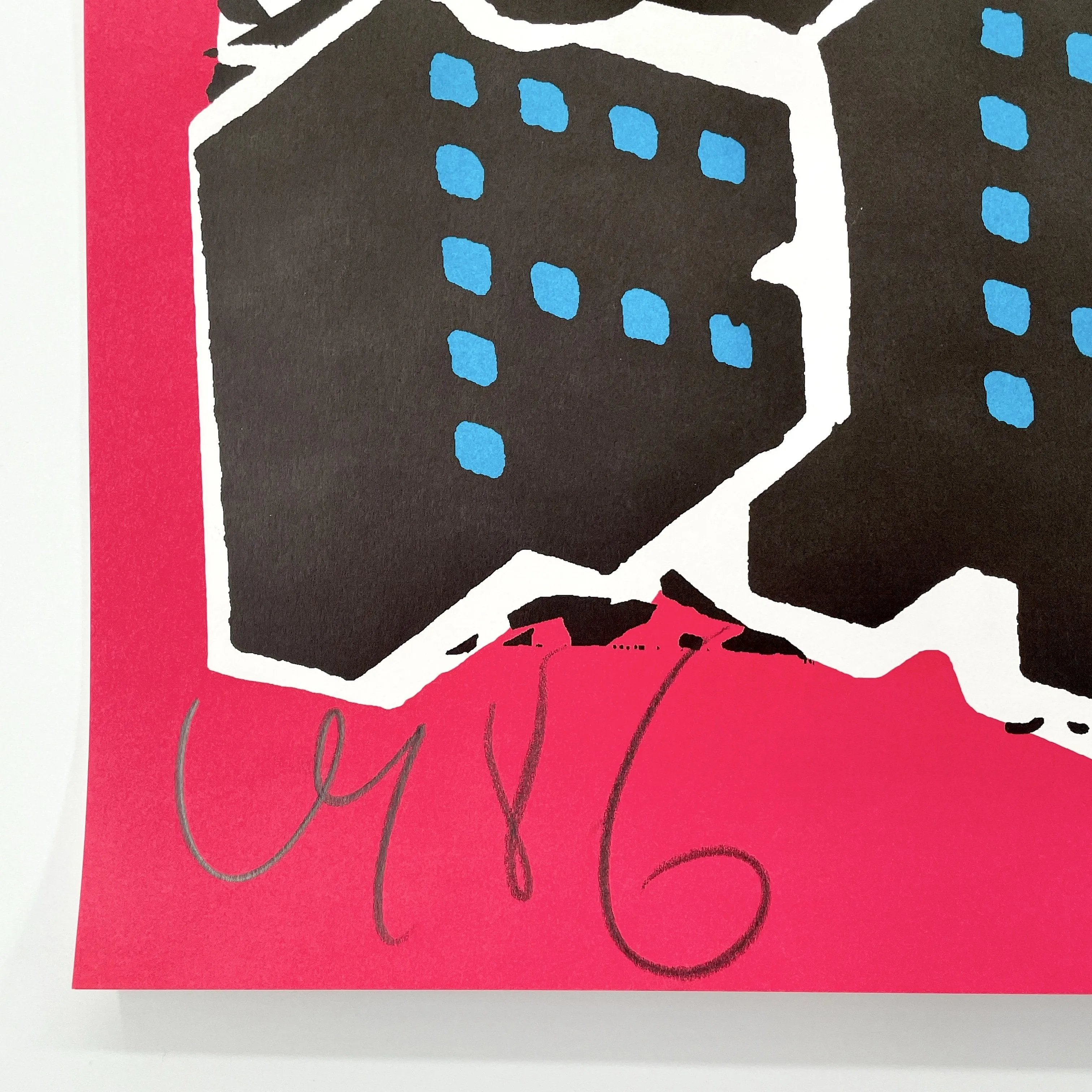 Faile Dog (Black Light)