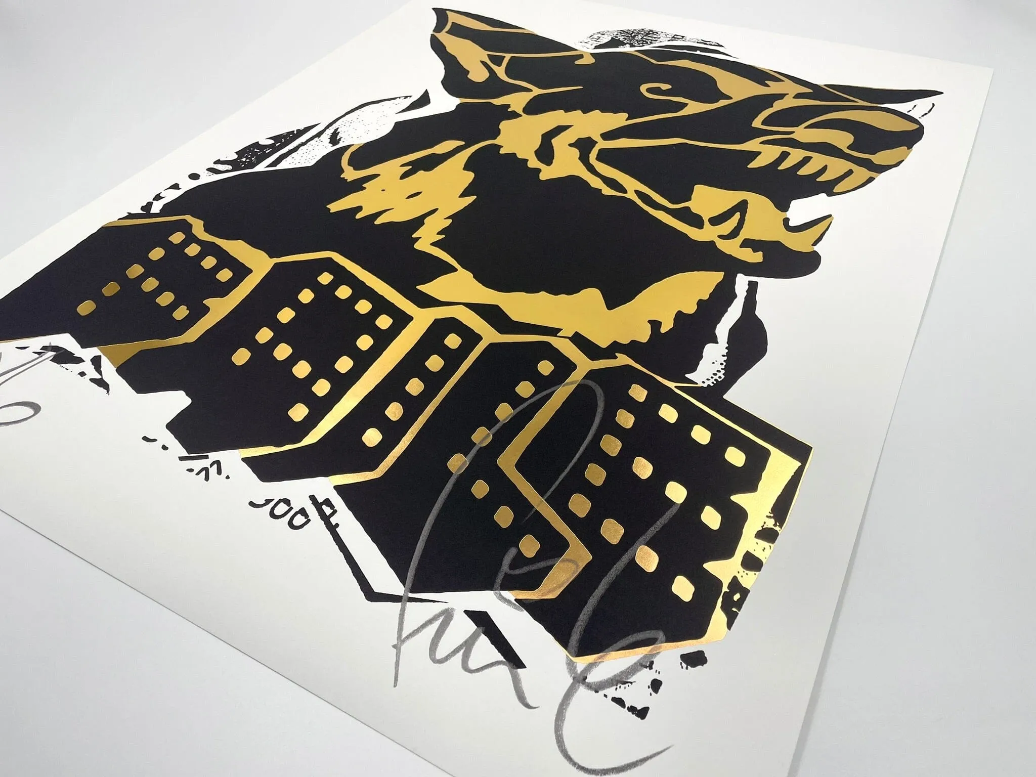 Faile Dog (Gold/Black)