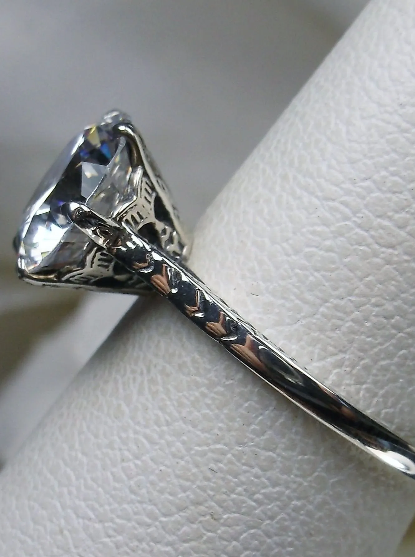Faux Diamond Ring, White Gem Classic Solitaire Ring #D37z