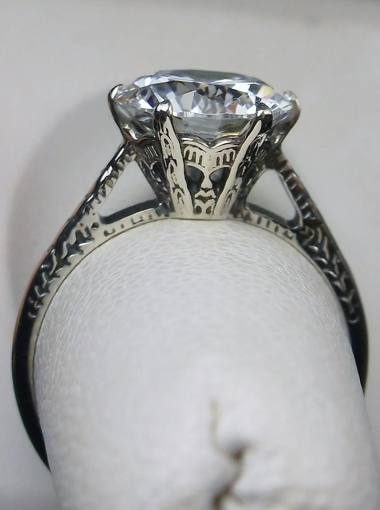 Faux Diamond Ring, White Gem Classic Solitaire Ring #D37z