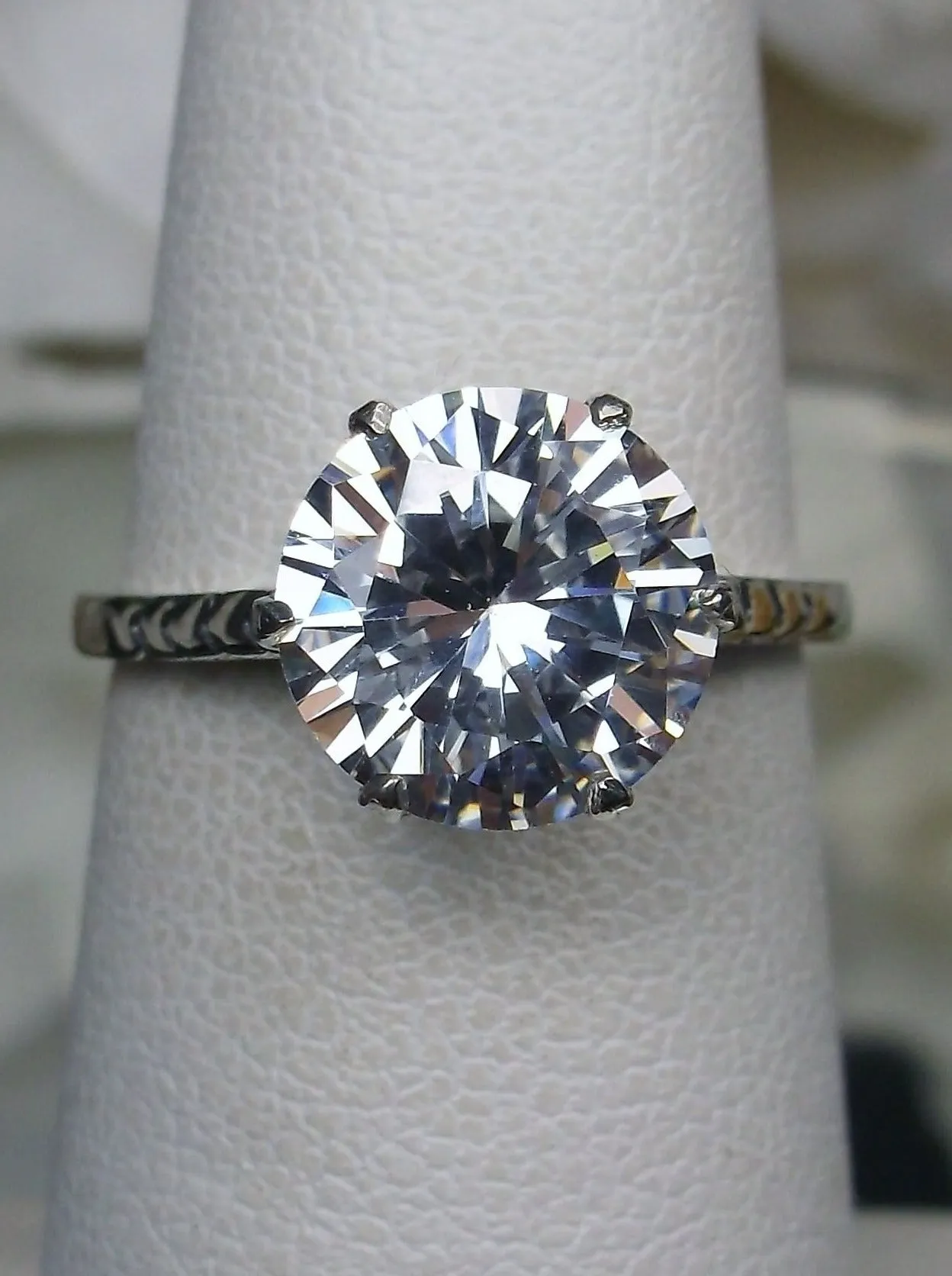 Faux Diamond Ring, White Gem Classic Solitaire Ring #D37z