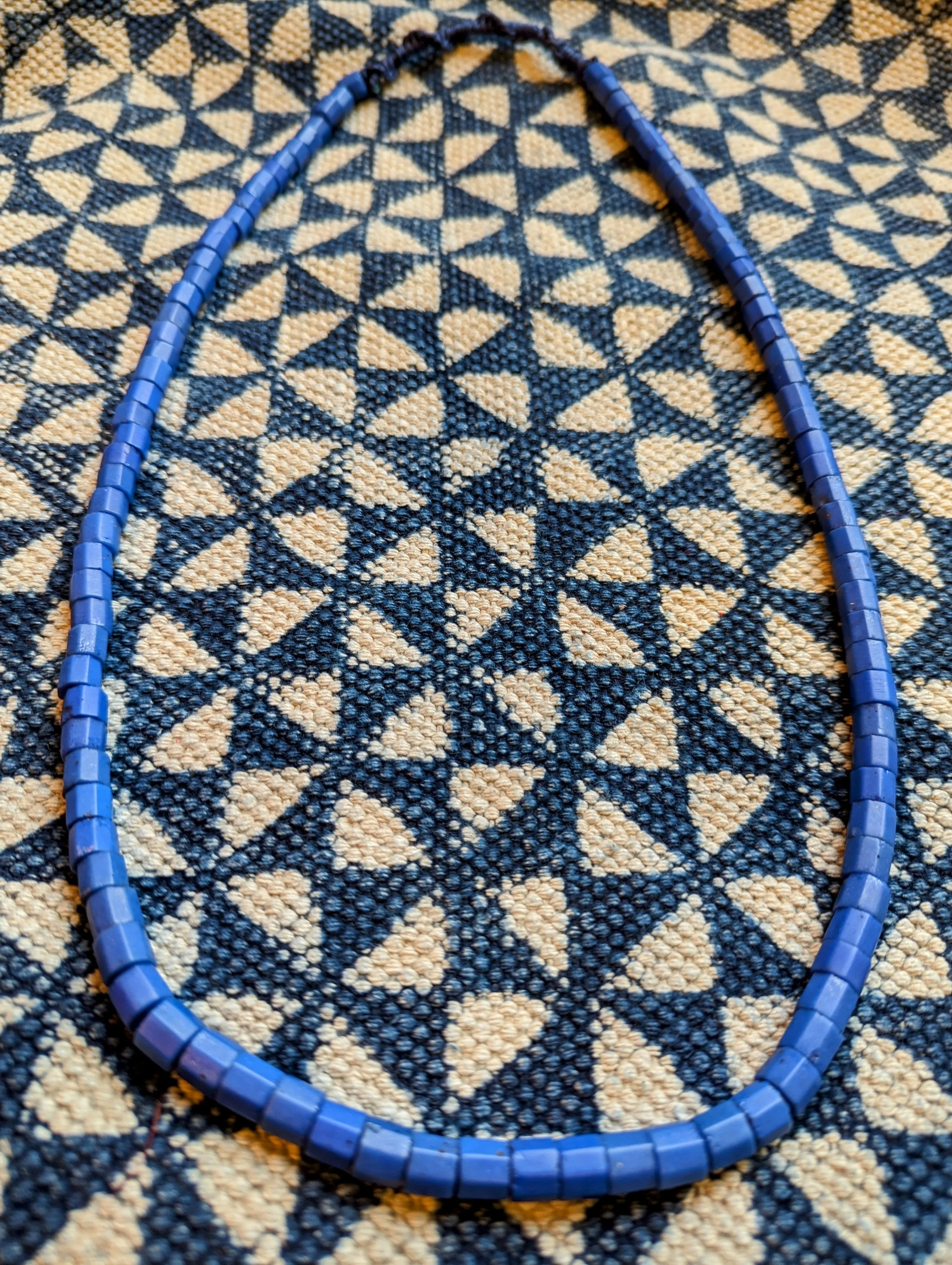 Indigo lovers trade beads