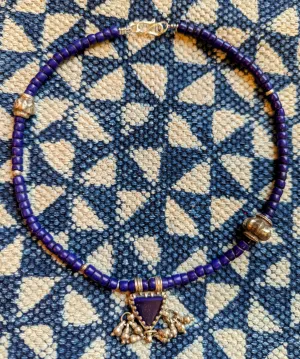 Indigo lovers trade beads