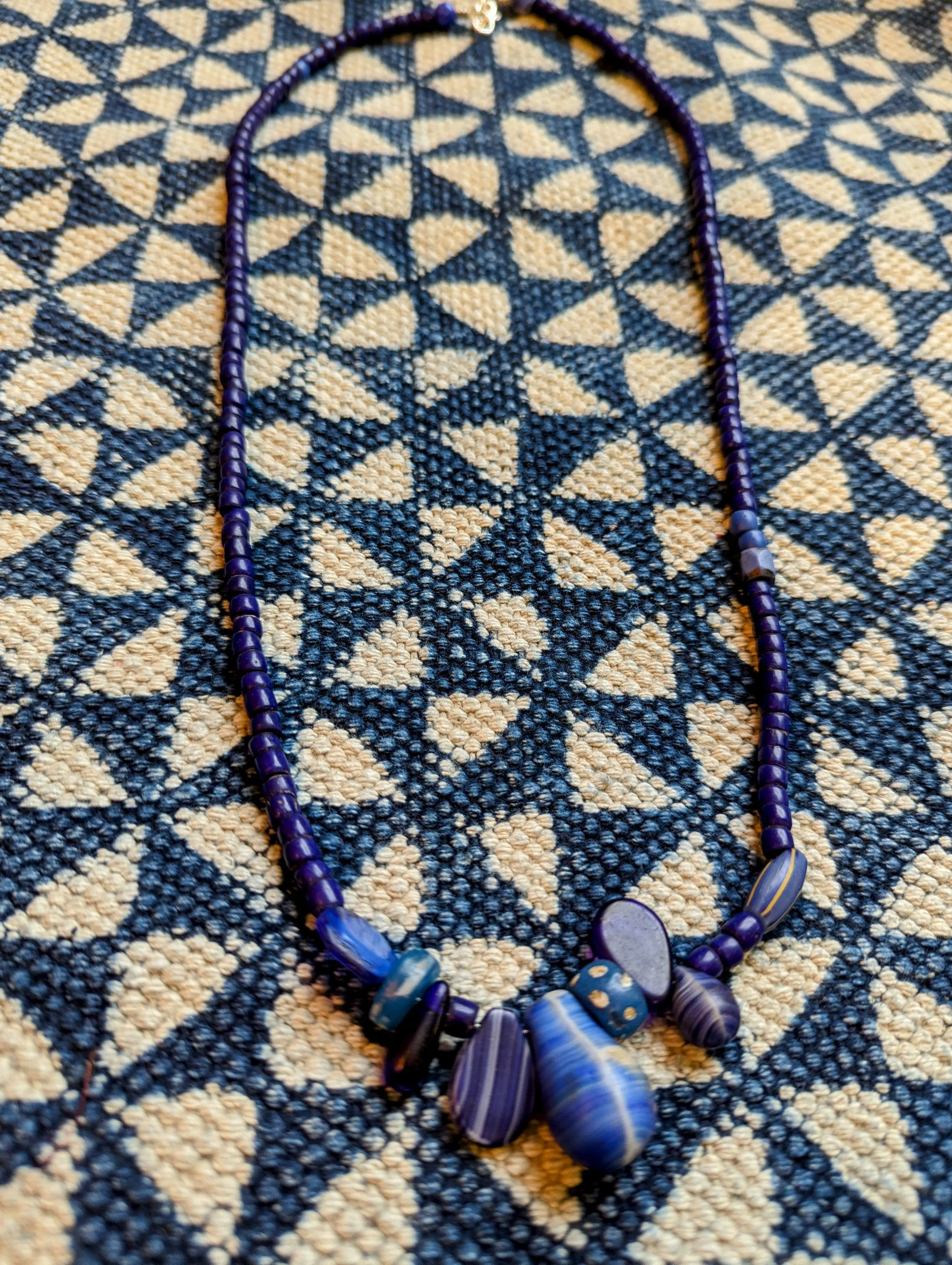 Indigo lovers trade beads