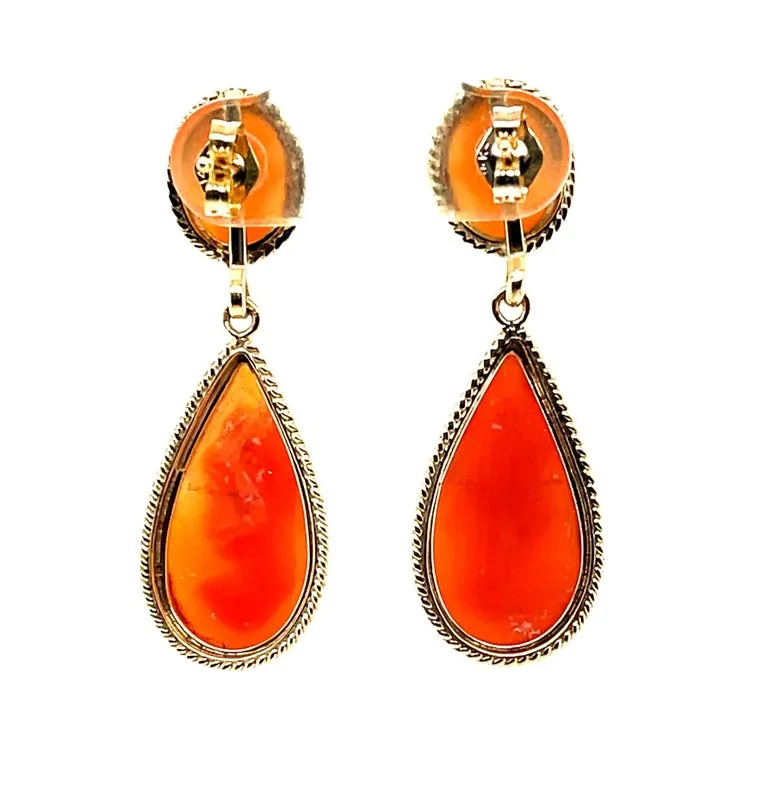 Italian Shell Pear Shaped Cameo Yellow Gold Dangle Drop Earrings