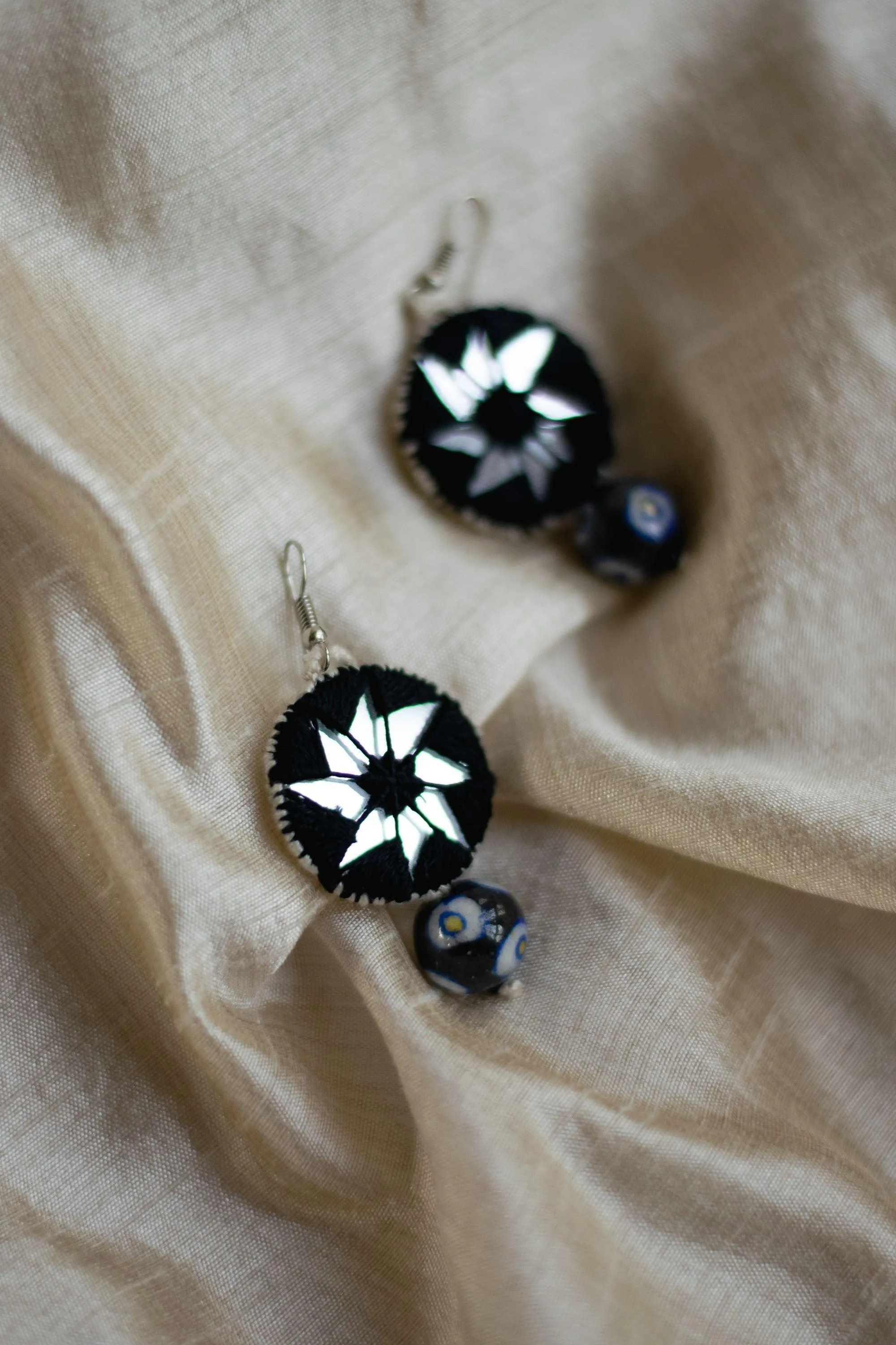 Kaisori blue pottery jewellery-  Dual circle thread - black and white