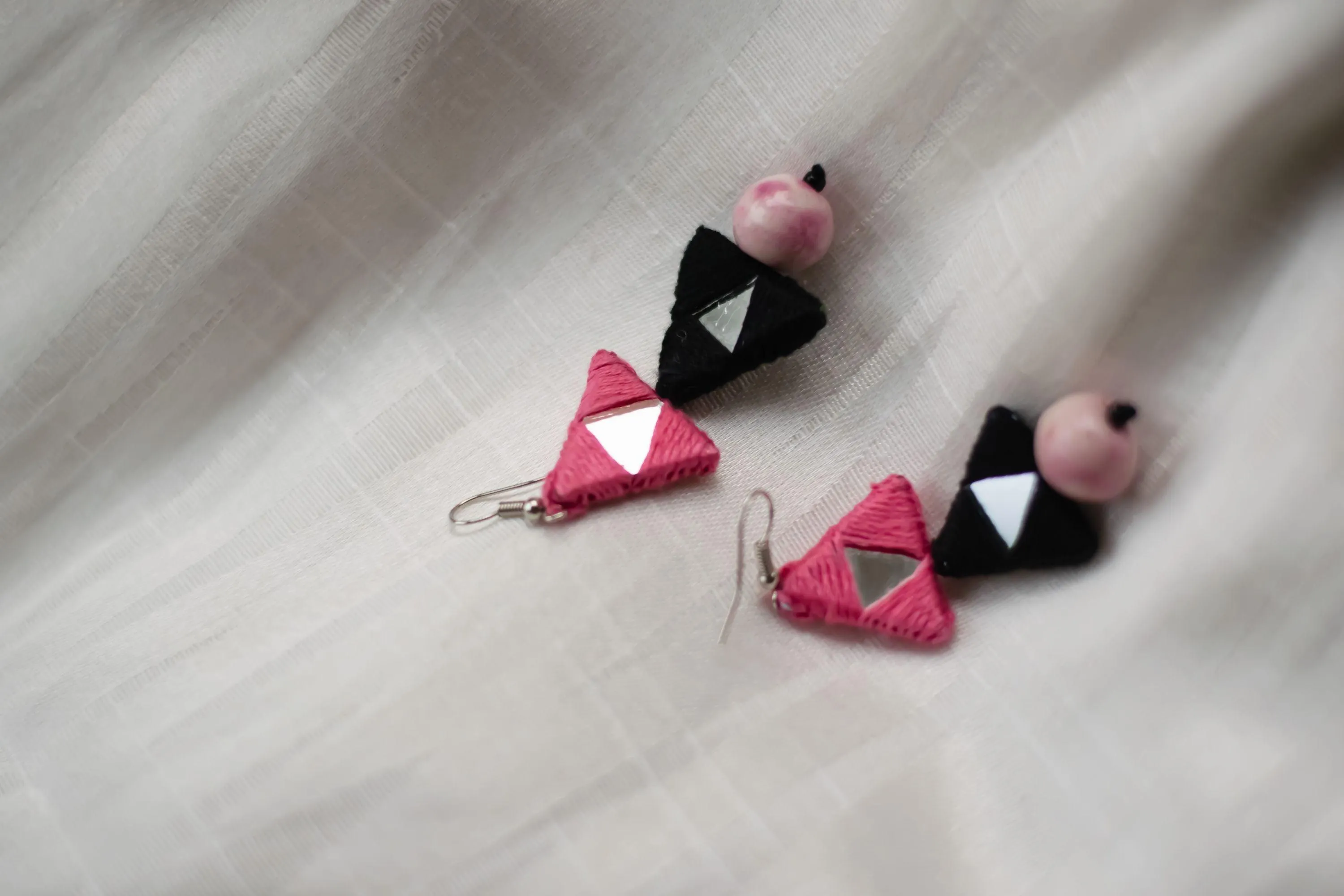 Kaisori blue pottery jewellery - Triad thread earrings - pink and white