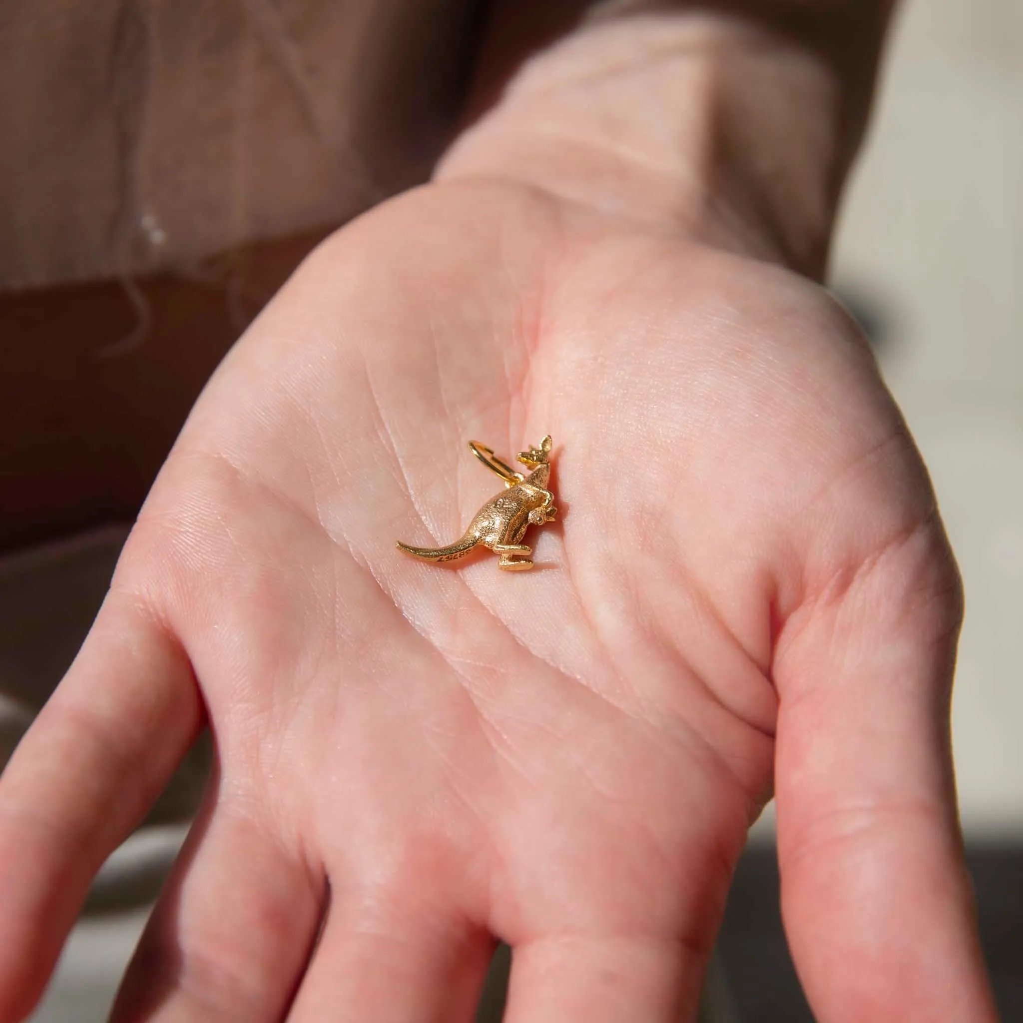 Kangaroo 1970s Charm Pendant 9ct Gold