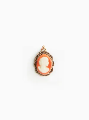 Leaf Frame Cameo