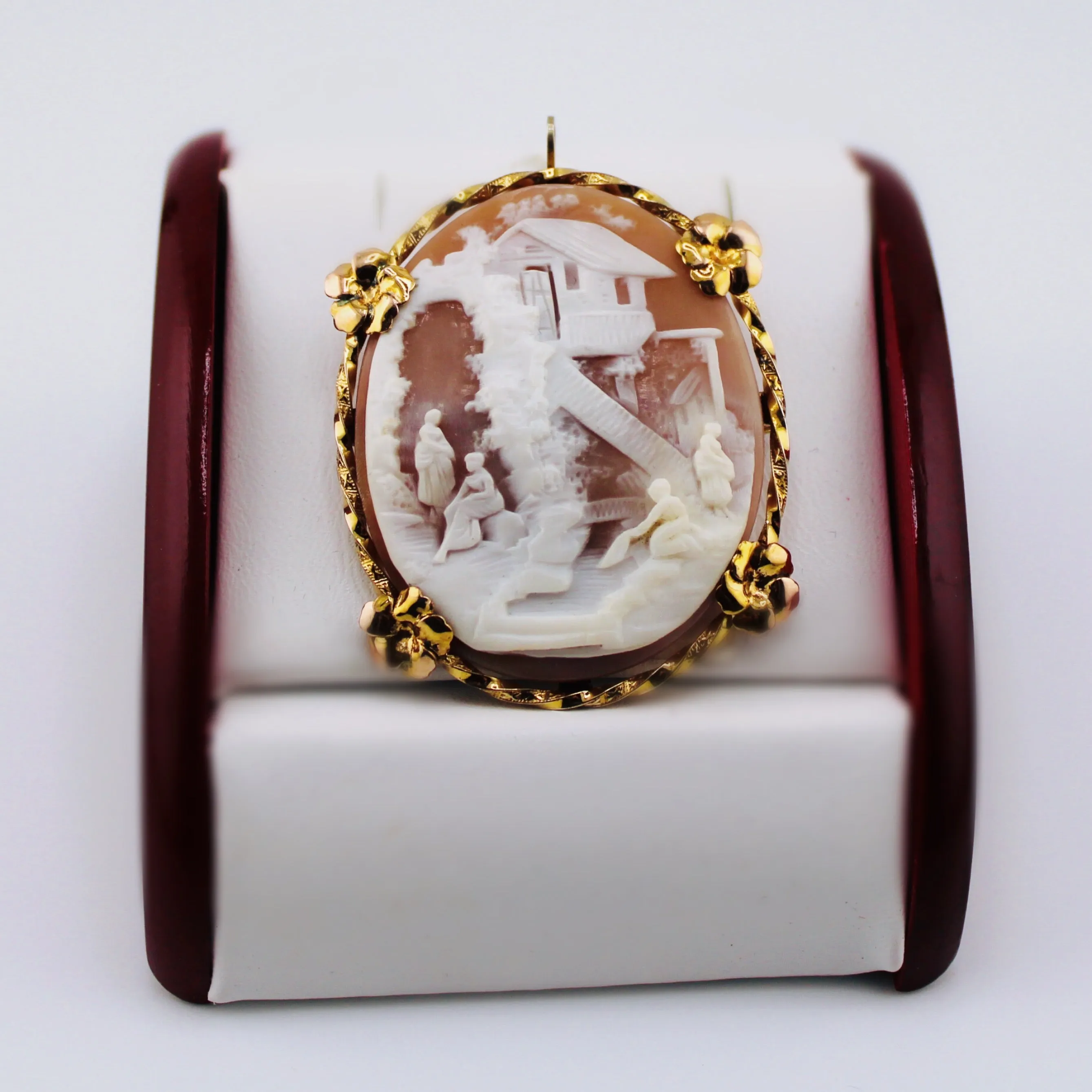 Martha Cameo Pendant/Brooch