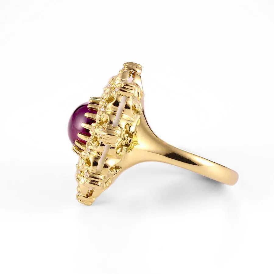 "Amethyst Star" Ring with Diamonds in 18K Yellow Gold