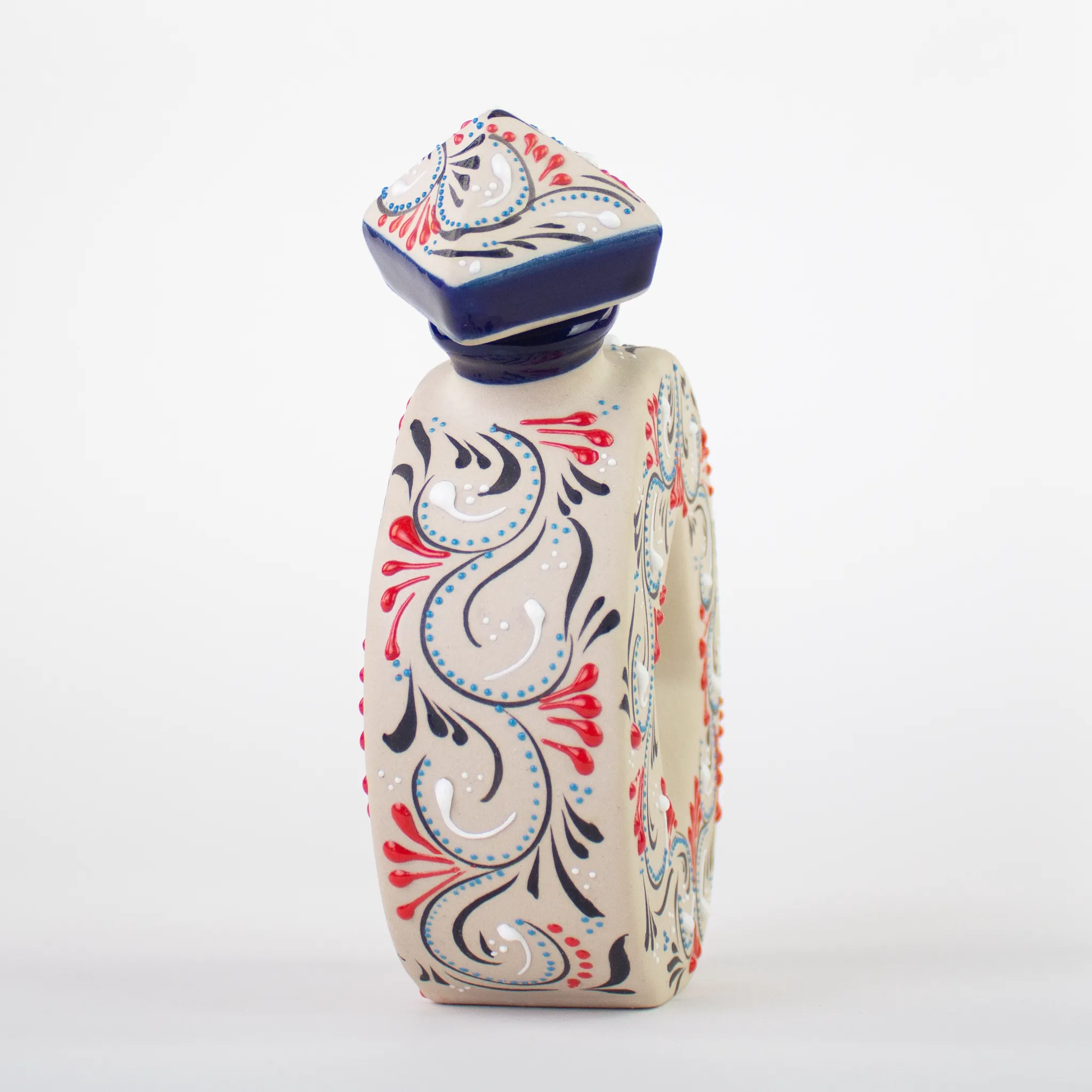 Stoneware Decanter Lirio | Serpentine Pattern