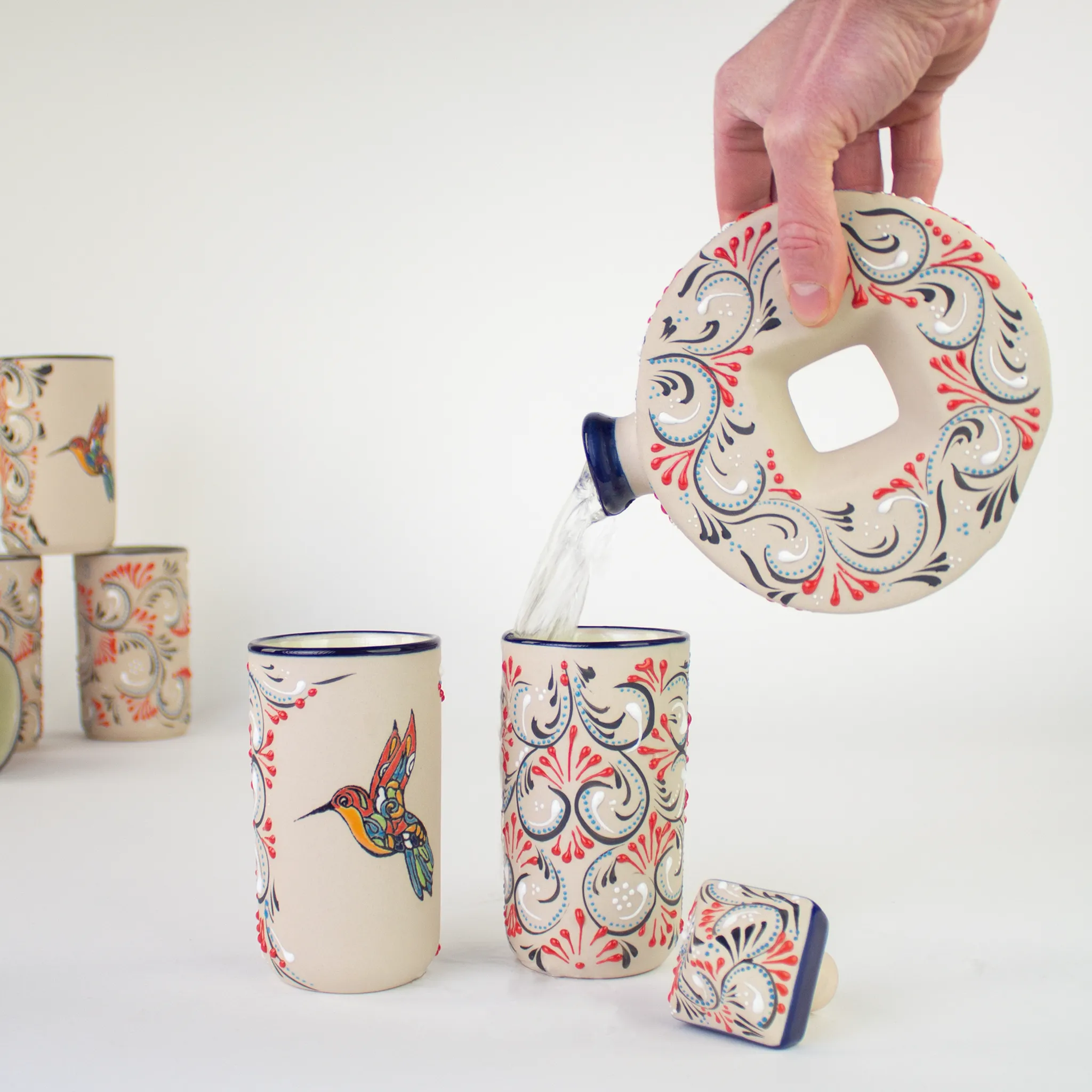 Stoneware Decanter Lirio | Serpentine Pattern
