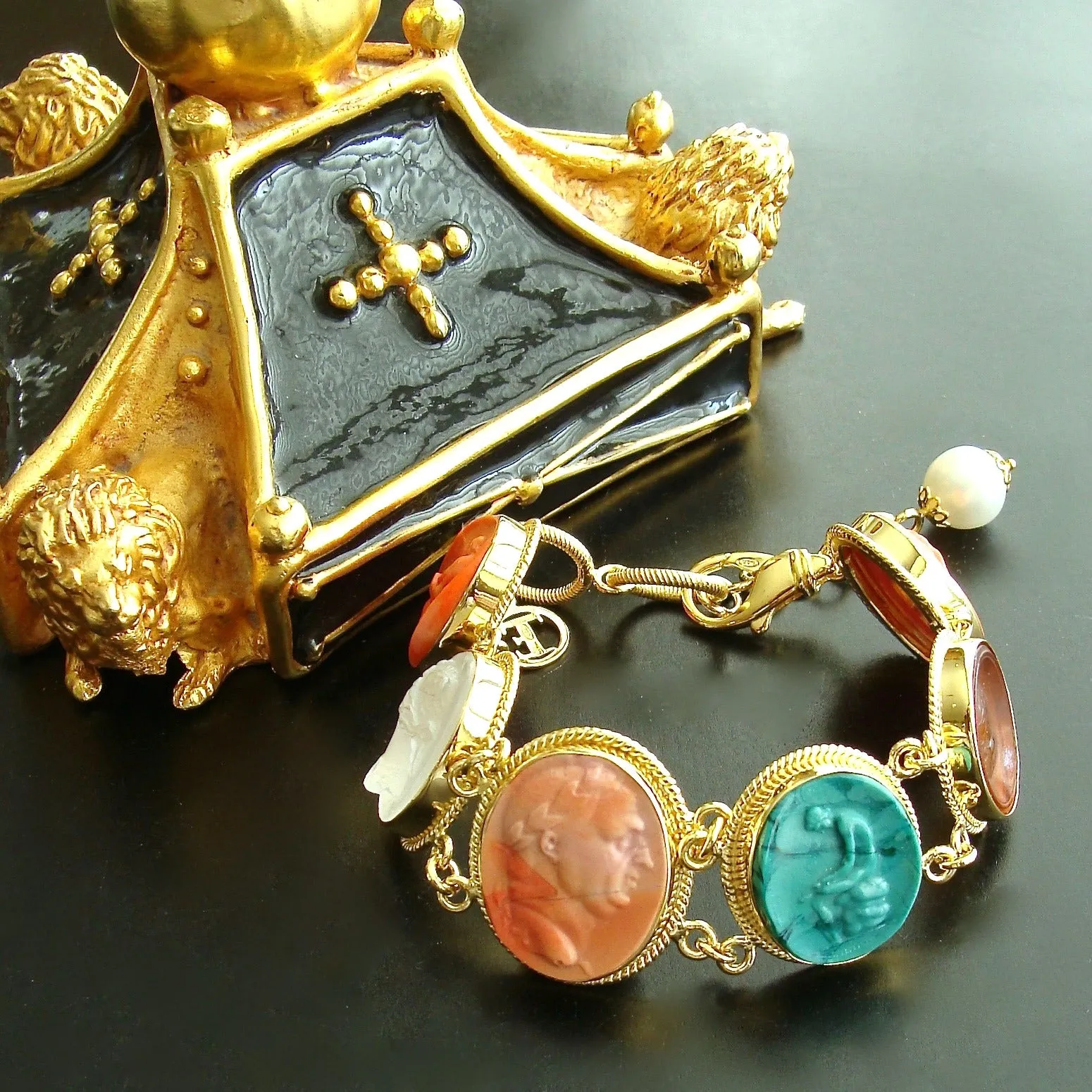Venetian Glass Intaglio Cameo Bracelet - Castelluccio Intaglio Cameo Adjustable Bracelet
